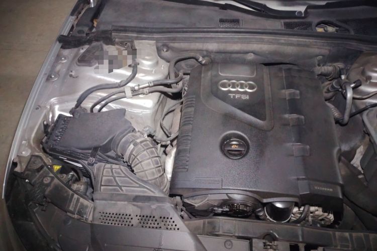 Used Audi A4L 2013 35 TFSI Automatic Technology Edition Engine Bay Right