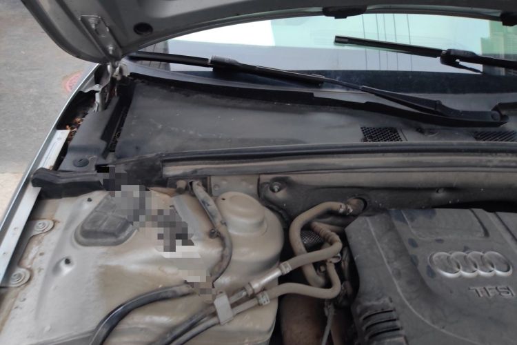 Used Audi A4L 2013 35 TFSI Automatic Comfort Model Engine Bay Right