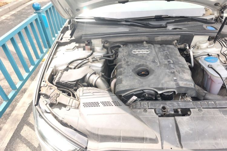 Used Audi A4L 2013 35 TFSI Automatic Comfort Model Engine Bay Right