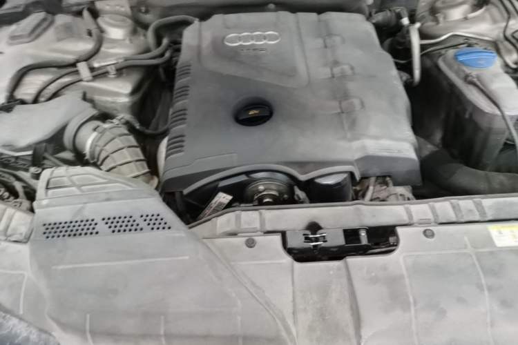 Used Audi A4L 2013 35 TFSI Automatic Standard Model Engine Bay Right