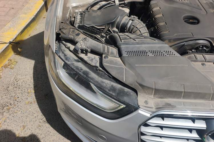 Used Audi A4L 2013 35 TFSI Automatic Standard Model Engine Bay Right