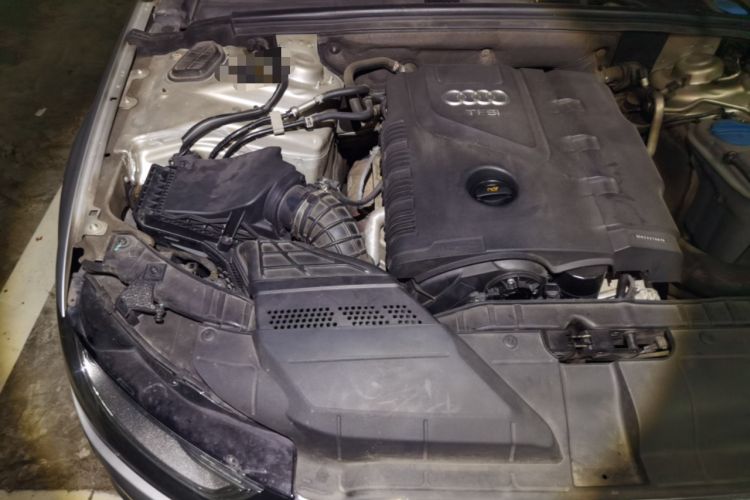 Used Audi A4L 2013 35 TFSI Automatic Comfort Model Engine Bay Right