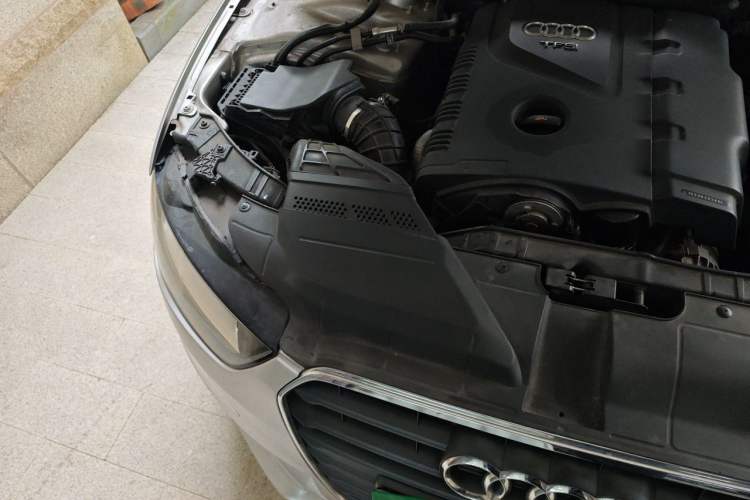 Used Audi A4L 2013 30 TFSI Automatic Comfort Model Engine Bay Right