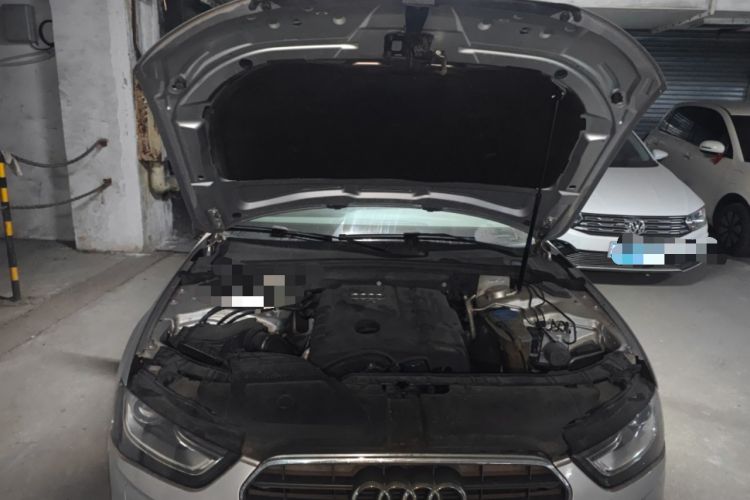Used Audi A4L 2013 35 TFSI Automatic Standard Model Engine Bay