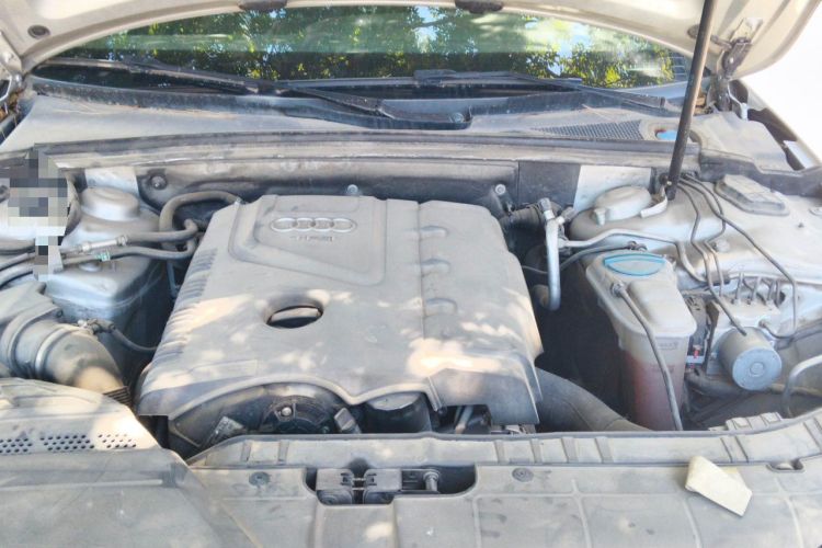 Used Audi A4L 2013 35 TFSI Automatic Standard Model Engine Bay