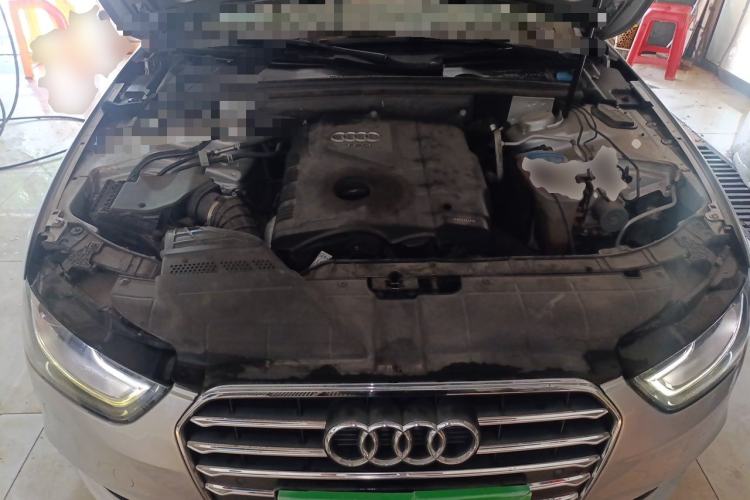 Used Audi A4L 2013 35 TFSI Automatic Technology Edition Engine Bay