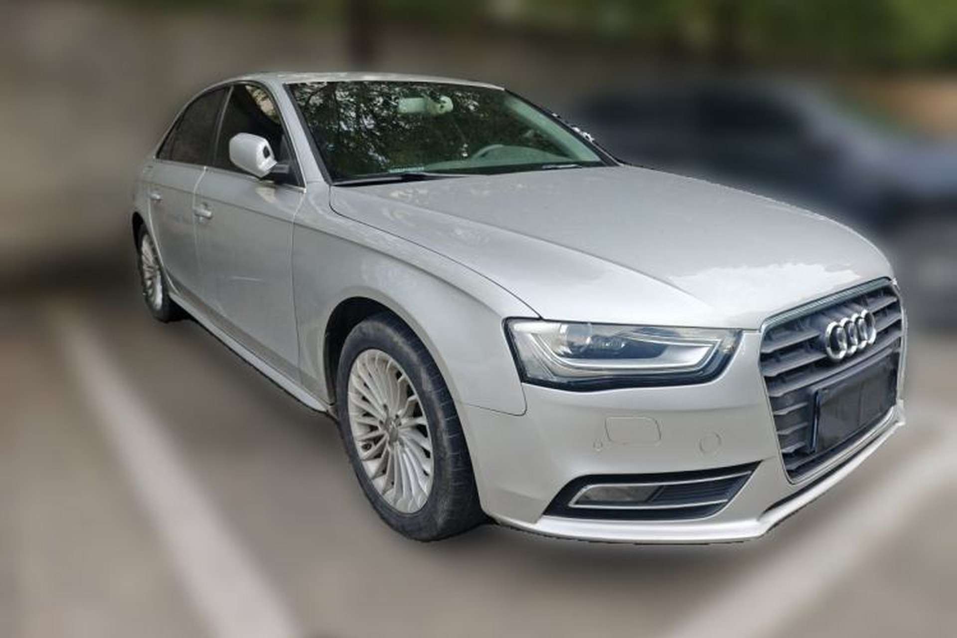 Used Audi A4L 2013 35 TFSI Automatic Luxury Model Front Right 45 Deg