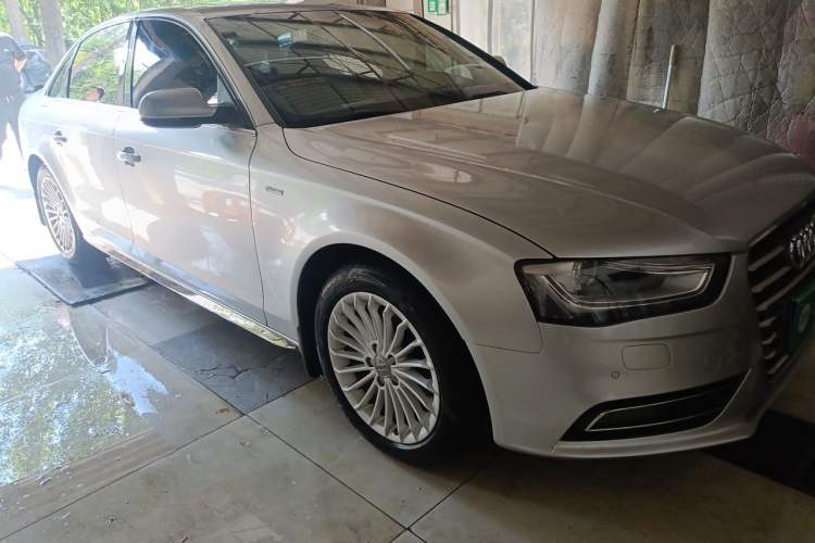 Used Audi A4L 2013 35 TFSI Automatic Technology Edition Front Right 45 Deg