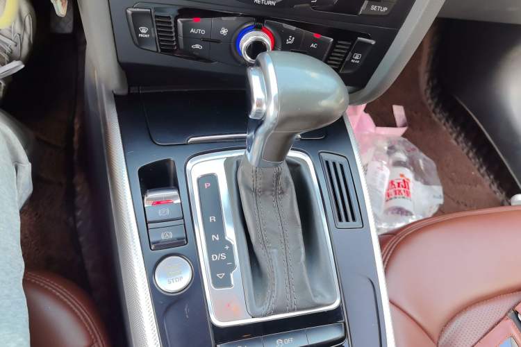 Used Audi A4L 2013 35 TFSI Automatic Standard Model Gear Lever
