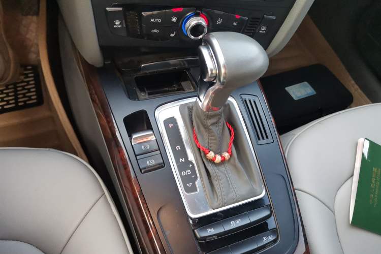 Used Audi A4L 2013 35 TFSI Automatic Comfort Model Gear Lever