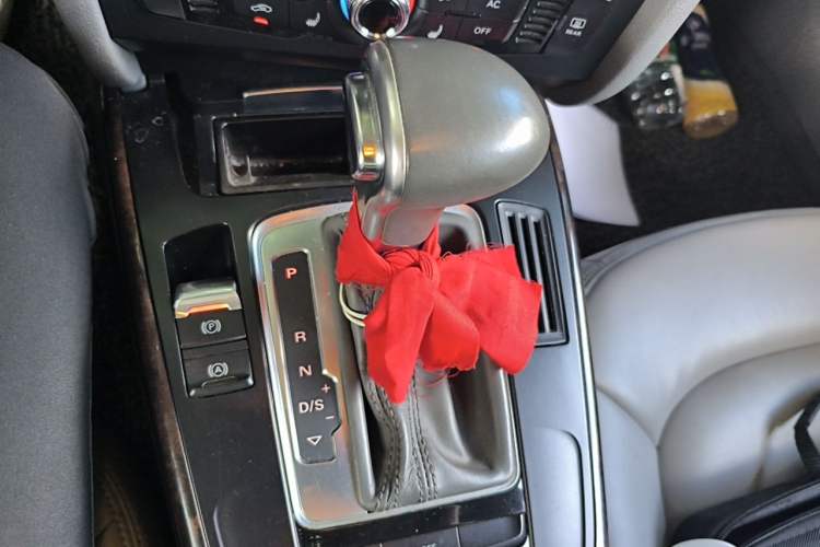 Used Audi A4L 2013 35 TFSI Automatic Comfort Model Gear Lever