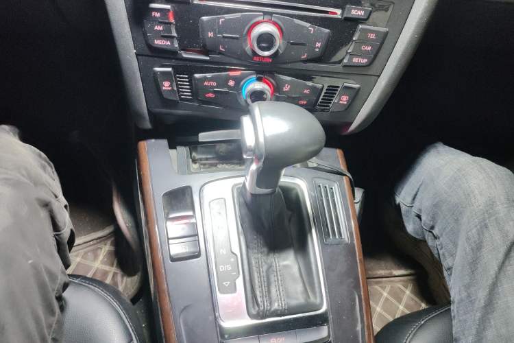 Used Audi A4L 2013 40 TFSI quattro Individual Sport Edition Gear Lever