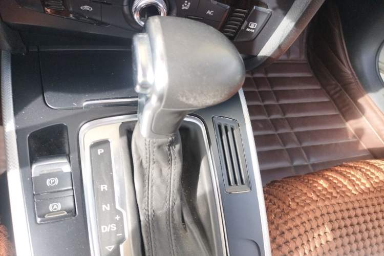 Used Audi A4L 2013 35 TFSI Automatic Standard Model Gear Lever