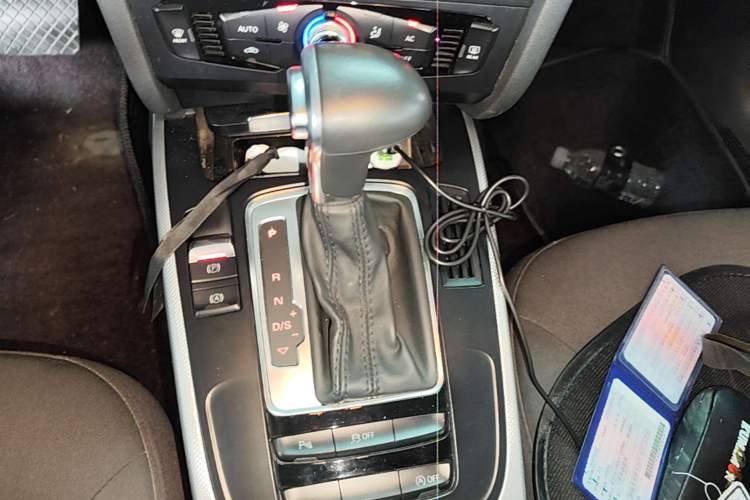 Used Audi A4L 2013 35 TFSI Automatic Standard Model Gear Lever