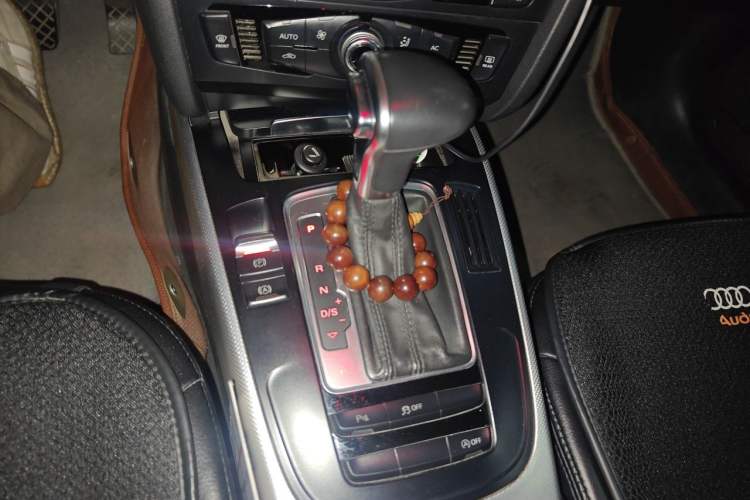 Used Audi A4L 2013 35 TFSI Automatic Standard Model Gear Lever