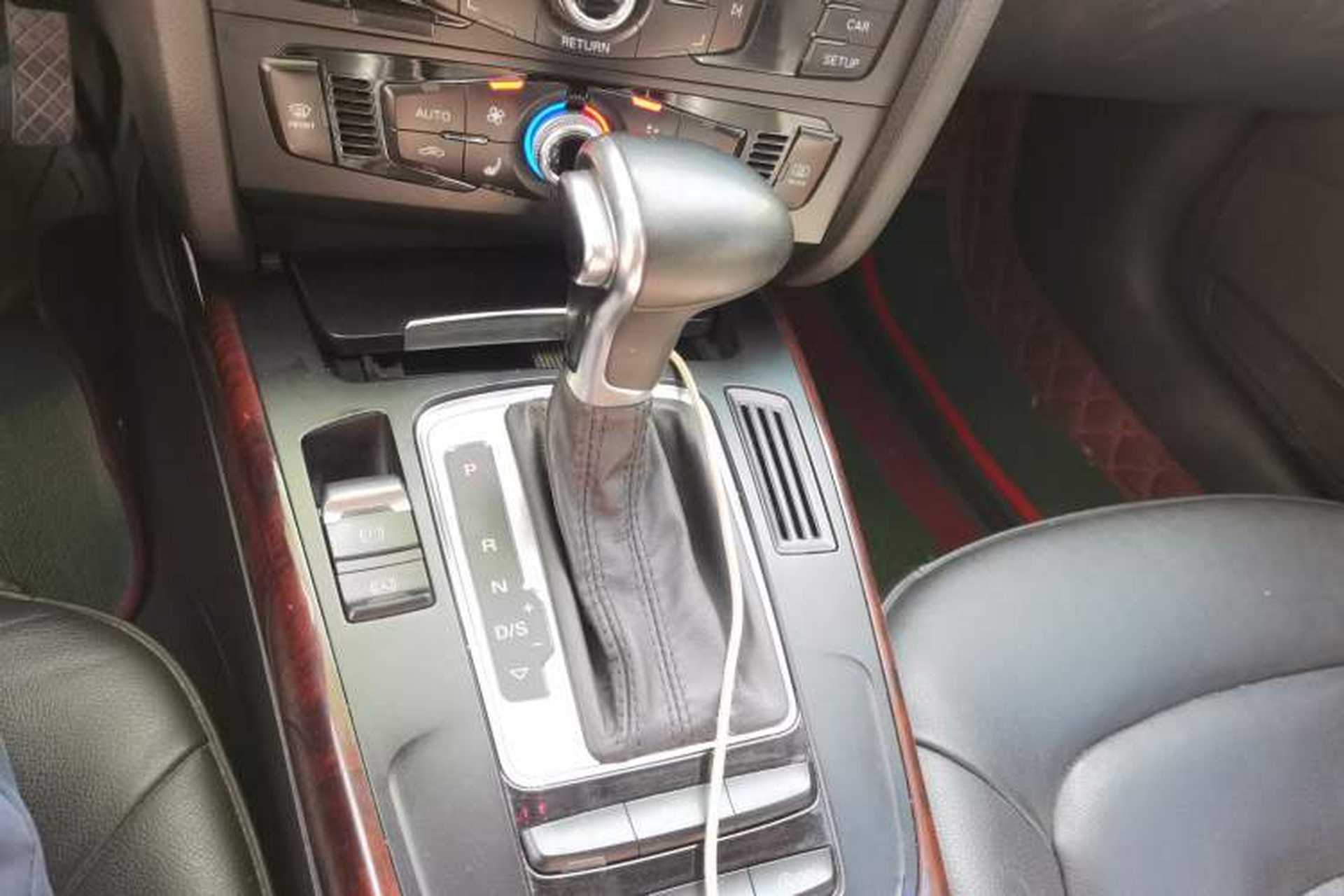 Used Audi A4L 2013 35 TFSI Automatic Standard Model Gear Lever