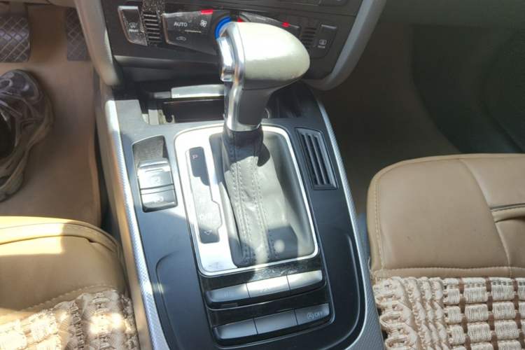 Used Audi A4L 2013 35 TFSI Automatic Standard Model Gear Lever