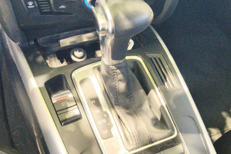 Used Audi A4L 2013 35 TFSI Automatic Standard Model Gear Lever