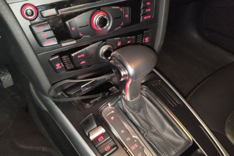 Used Audi A4L 2013 35 TFSI Automatic Standard Model Gear Lever