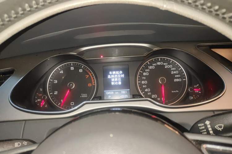 Used Audi A4L 2013 35 TFSI Automatic Technology Edition Instrument Cluster