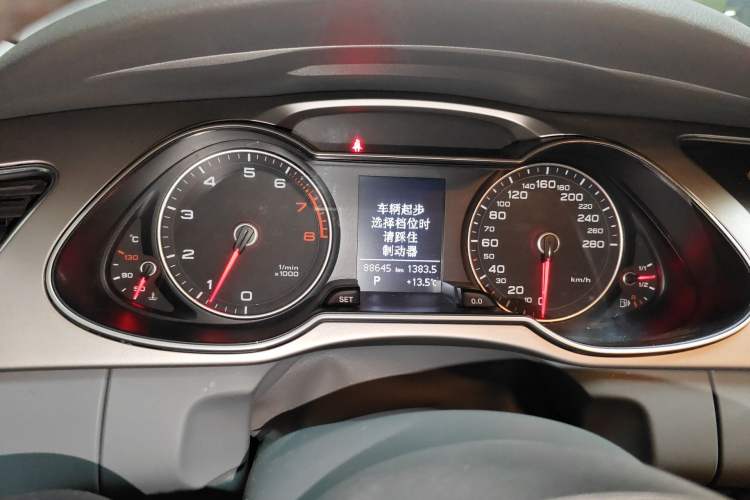 Used Audi A4L 2013 35 TFSI Automatic Comfort Model Instrument Cluster