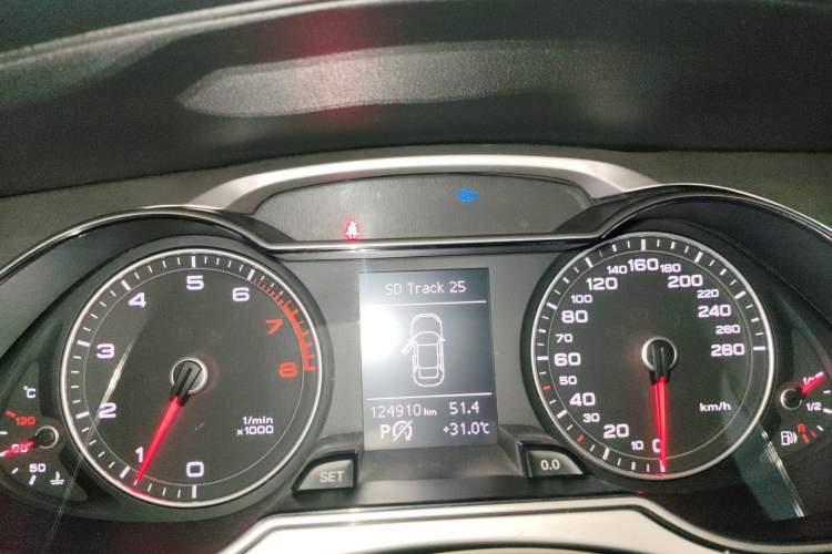Used Audi A4L 2013 35 TFSI Automatic Comfort Model Instrument Cluster