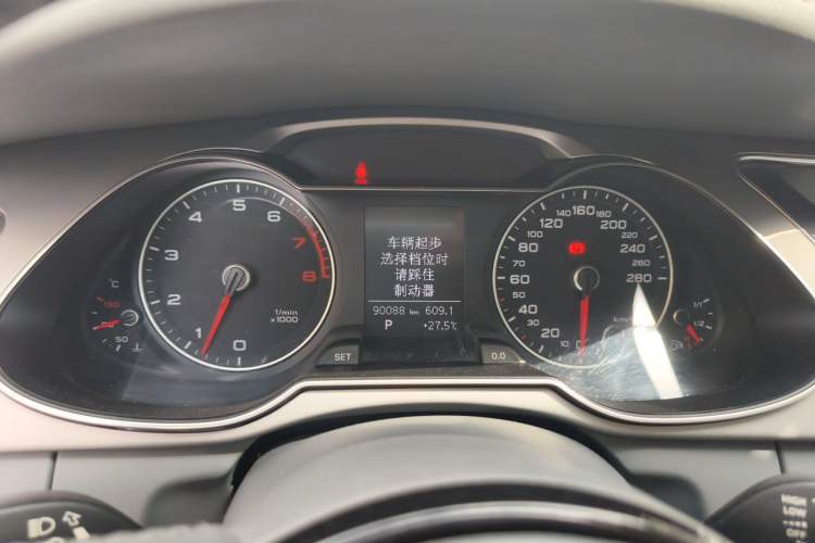 Used Audi A4L 2013 35 TFSI Automatic Comfort Model Instrument Cluster