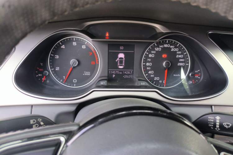 Used Audi A4L 2013 35 TFSI Automatic Standard Model Instrument Cluster