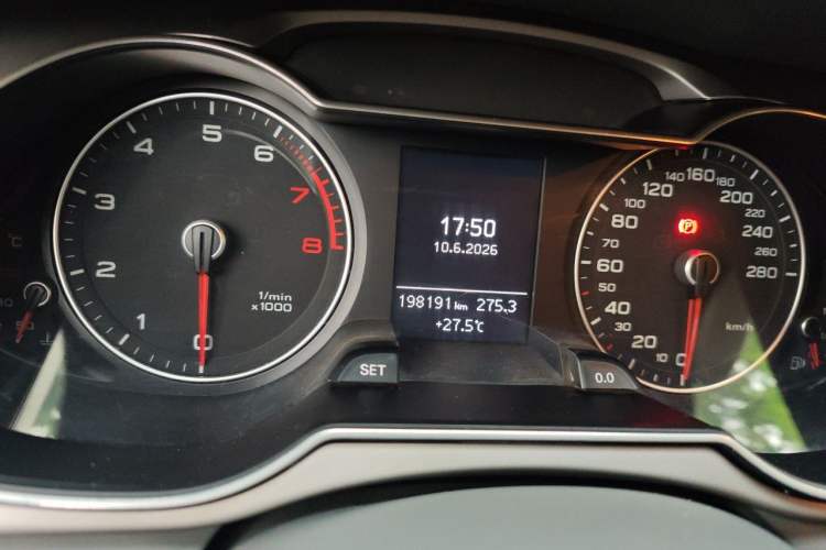 Used Audi A4L 2013 30 TFSI Automatic Comfort Model Instrument Cluster