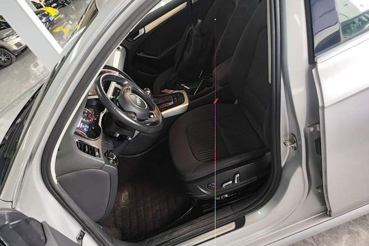 Used Audi A4L 2013 35 TFSI Automatic Standard Model Left Front Seat