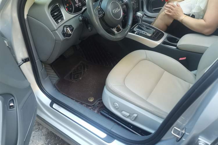 Used Audi A4L 2013 35 TFSI Automatic Standard Model Left Front Seat