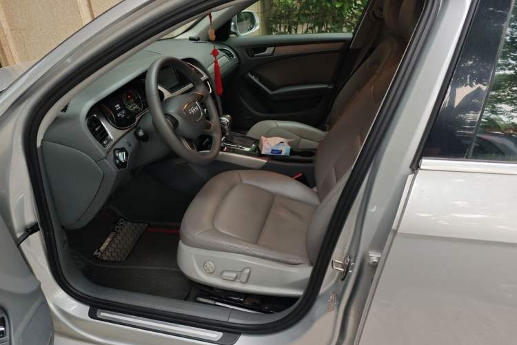 Used Audi A4L 2013 30 TFSI Automatic Comfort Model Left Front Seat