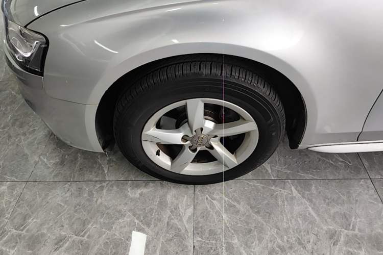 Used Audi A4L 2013 35 TFSI Automatic Standard Model Left Front Wheel Hub
