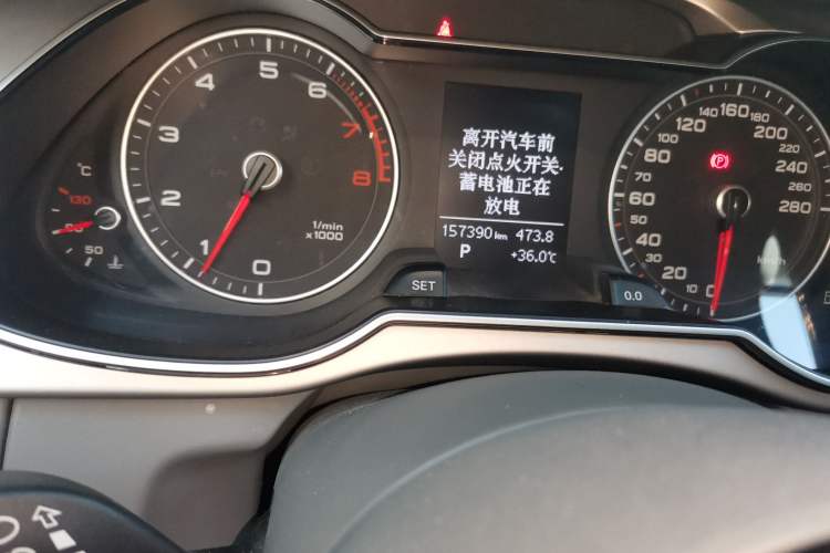 Used Audi A4L 2013 35 TFSI Automatic Comfort Model Odometer Close Up