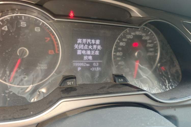 Used Audi A4L 2013 35 TFSI Automatic Standard Model Odometer Close Up