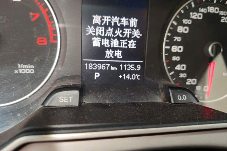Used Audi A4L 2013 35 TFSI Automatic Standard Model Odometer Close Up