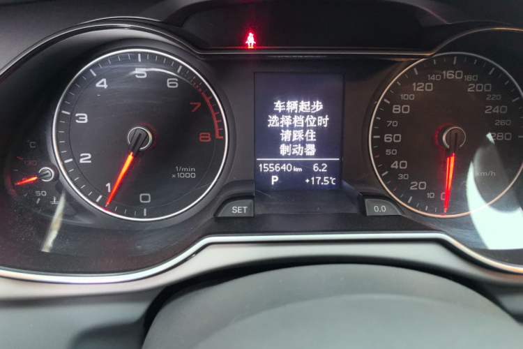 Used Audi A4L 2013 35 TFSI Automatic Standard Model Odometer Close Up