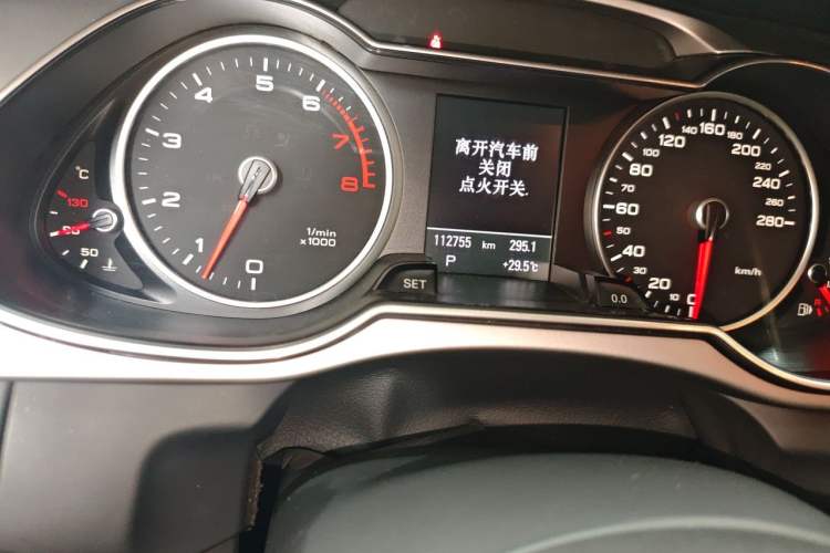 Used Audi A4L 2013 40 TFSI quattro Individual Sport Edition Odometer Close Up