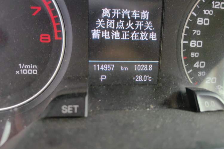 Used Audi A4L 2013 35 TFSI Automatic Technology Edition Odometer Close Up