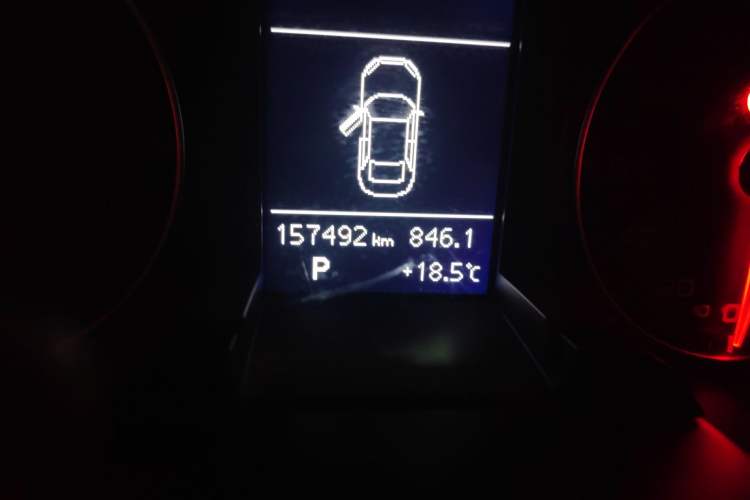 Used Audi A4L 2013 35 TFSI Automatic Standard Model Odometer Close Up