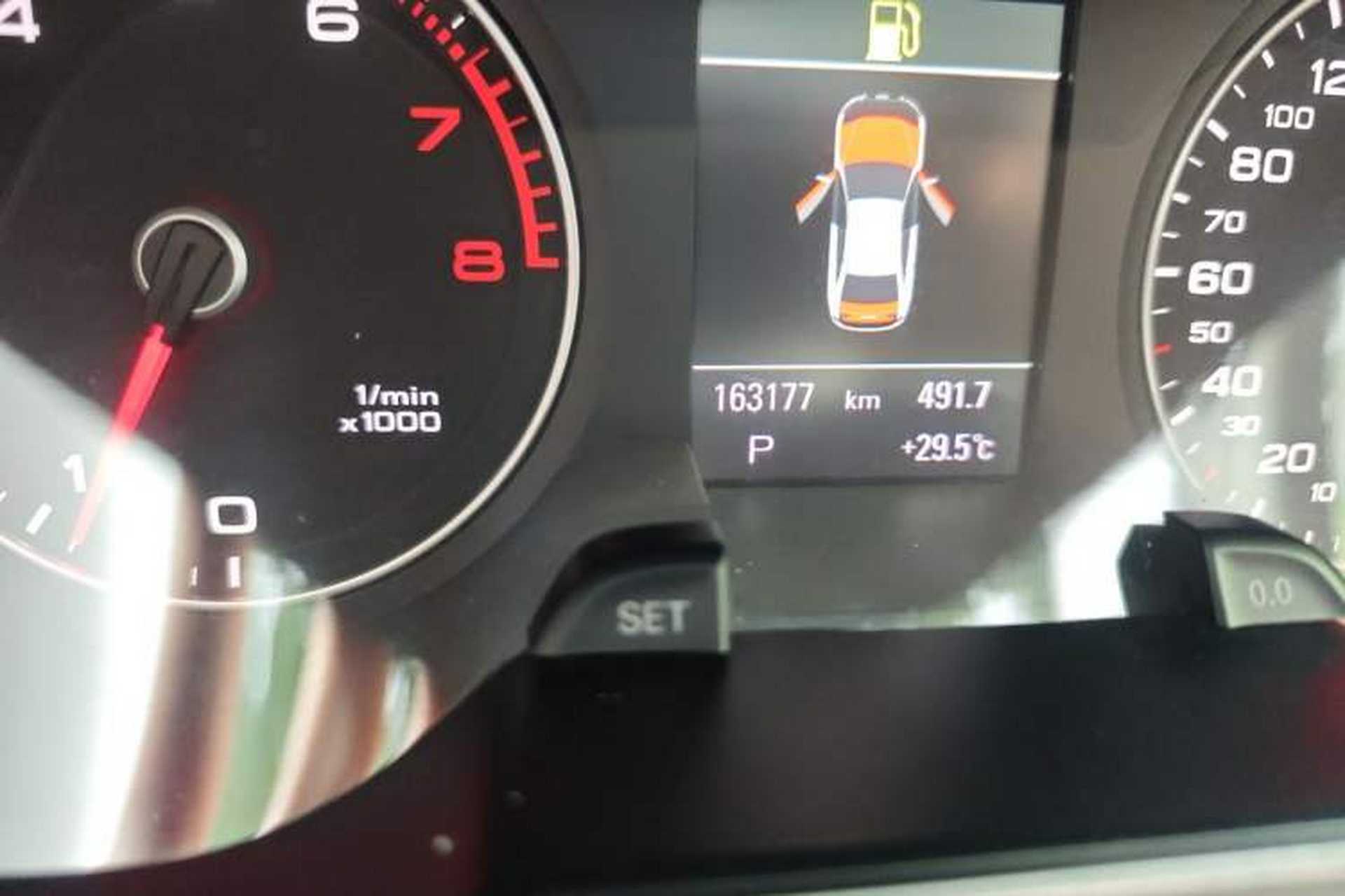 Used Audi A4L 2013 35 TFSI Automatic Luxury Model Odometer Close Up