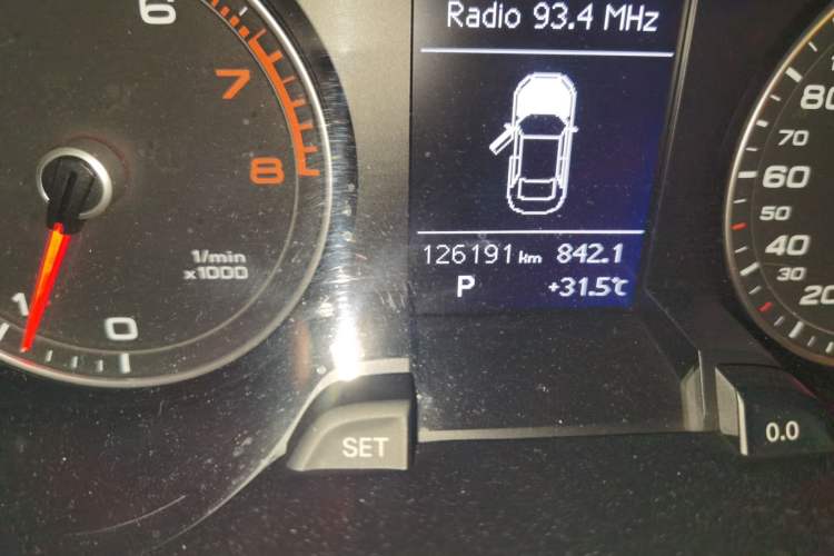 Used Audi A4L 2013 35 TFSI Automatic Comfort Model Odometer Close Up