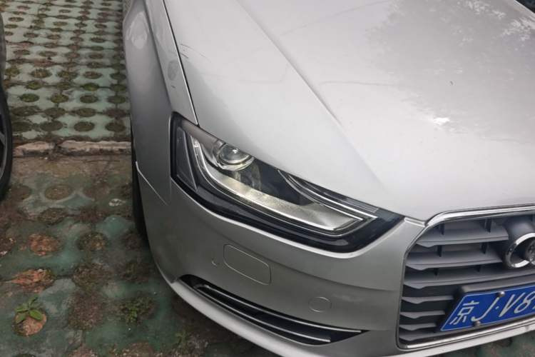 Used Audi A4L 2013 35 TFSI Automatic Comfort Model Right Front Headlight