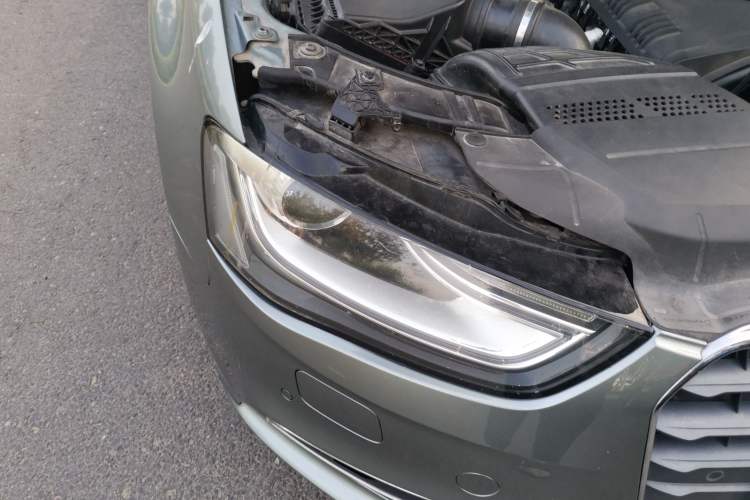 Used Audi A4L 2013 35 TFSI Automatic Comfort Model Right Front Headlight