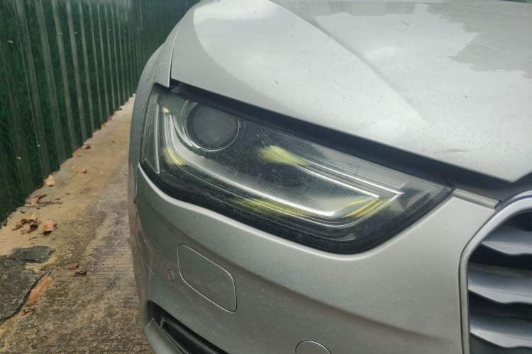 Used Audi A4L 2013 35 TFSI Automatic Comfort Model Right Front Headlight