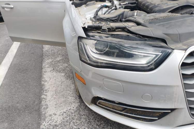 Used Audi A4L 2013 35 TFSI Automatic Standard Model Right Front Headlight