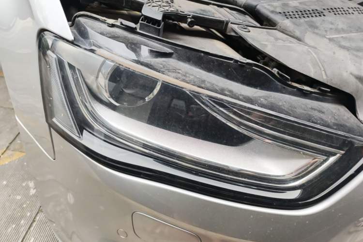 Used Audi A4L 2013 35 TFSI Automatic Standard Model Right Front Headlight