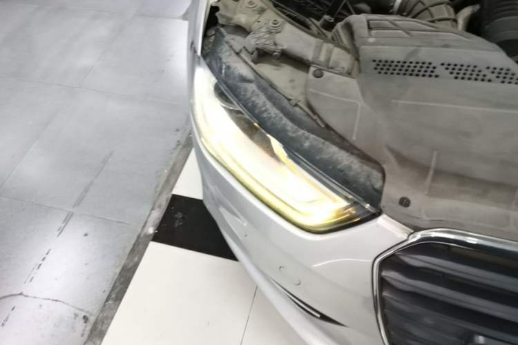 Used Audi A4L 2013 35 TFSI Automatic Standard Model Right Front Headlight