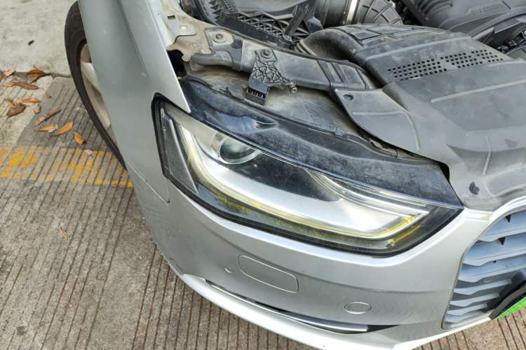 Used Audi A4L 2013 35 TFSI Automatic Standard Model Right Front Headlight