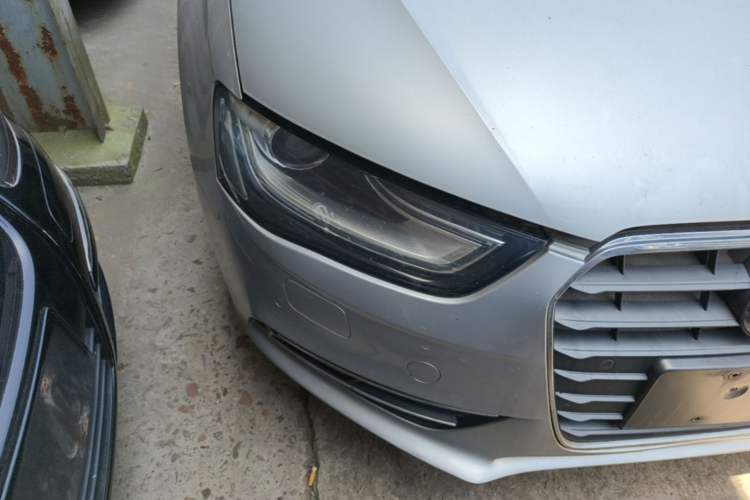 Used Audi A4L 2013 35 TFSI Automatic Standard Model Right Front Headlight